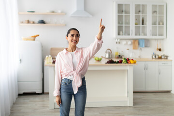 Aufkleber - Smart Home Concept. Millennial Woman Pointing Finger Up In Air