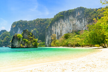 Wall Mural - ko hong island and exotic beach with mountain cliff, with crystal clear water and white sand, krabi,