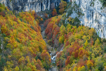 Canvas Print - View of the Escuain gorge from Revilla viewpoint