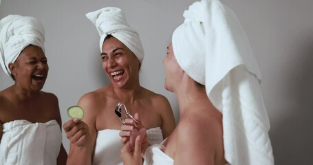 Poster - Multiracial women having fun together - Mature people with different skin color - Beauty day and skin care therapy concept