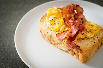 bread toast with scramble egg and bacon