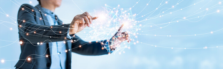 Leinwandbilder - Businessman drawing global structure networking and data exchanges customer connection on blue background. Global business network concept.