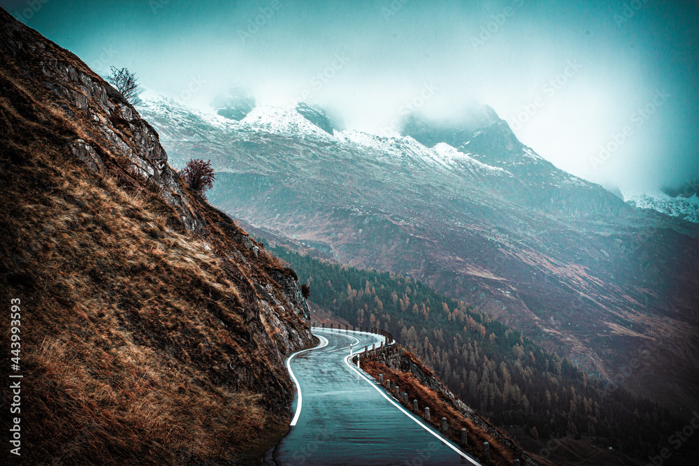 Droga w Alpach - obrazy, fototapety, plakaty 
