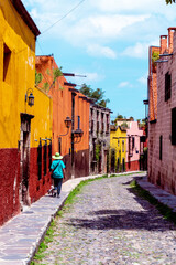 San Miguel de Allende was founded in 1542 in the cool highlands and is a city where Hispanic culture and Mesoamerican culture are in harmony.