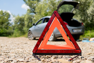 a sign indicating a car breakdown