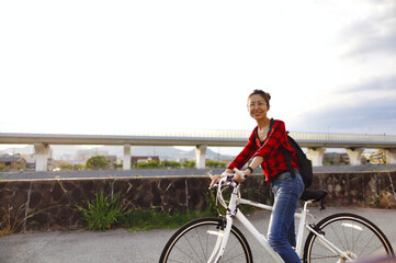 Wall Mural - 自転車に乗る女性