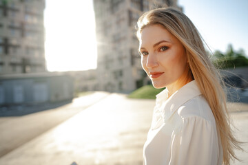 Canvas Print - Close up portrait of young businesswoman outdoors