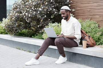 Poster - Muslim Marketer Working Online