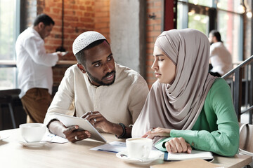 Poster - Black Man Explaining Data to Colleague