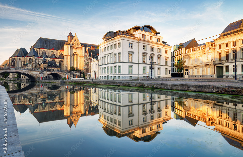 Belgium, Ghent - canal and medieval buildings in popular touristic city - obrazy, fototapety, plakaty 