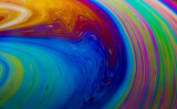 Fototapeta Tęcza - Kraftvolle Farben einer Seifenblase