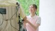 © taka - 高齢者を介助する介護士