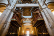 Nave central de la catedral de tui con los órganos barrocos realizados en el siglo XVIII