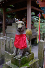 Wall Mural - Fox sculpture in Fushimi Inari-taisha shrine, Japan