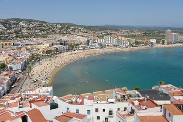 Canvas Print - Europe Espagne Peniscola mer océan vacances plages soleil été foule