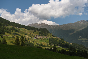 Poster - paesaggio di montagna estate baita baite chalet 