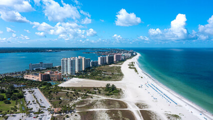 Fototapete - An aerial view shot by a drone of Sand Key Island Florida - A southern view of the beaches