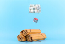 The Model Of The House Flying By The Banknotes Is Getting Higher And Higher On The Bamboo Slips