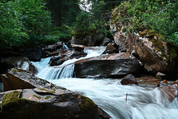 Wall Mural - fiume torrente cascata montagna 