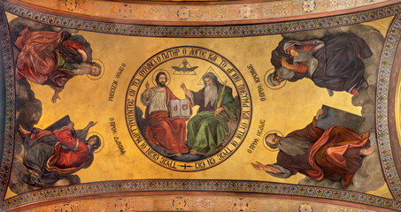 Papier Peint - VIENNA, AUSTIRA - JULI 5, 2021: The fresco of Holy Trinity and four Evangelist in orthodox Barbarakirche church by Svjatoslav Hordynskyj (1983–1985).