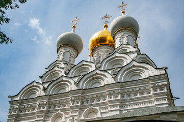 Wall Mural - Excellent result result of the development of medieval architecture in Moscow was the Church of St. Nicholas in Pyzhi with its rows of decorative arches on the vault and a luxurious entablature.      