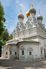 Wall Mural - Excellent result result of the development of medieval architecture in Moscow was the Church of St. Nicholas in Pyzhi with its rows of decorative arches on the vault and a luxurious entablature.      