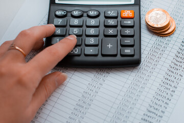 Canvas Print - hand with calculator