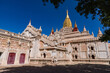 © reisezielinfo - Der atemberaubende und restaurierte Ananda-Tempel in der Welterbestätte Bagan in Myanmar