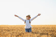 © Inna Vlasova - Little beautiful smiling girl on a gold wheat field