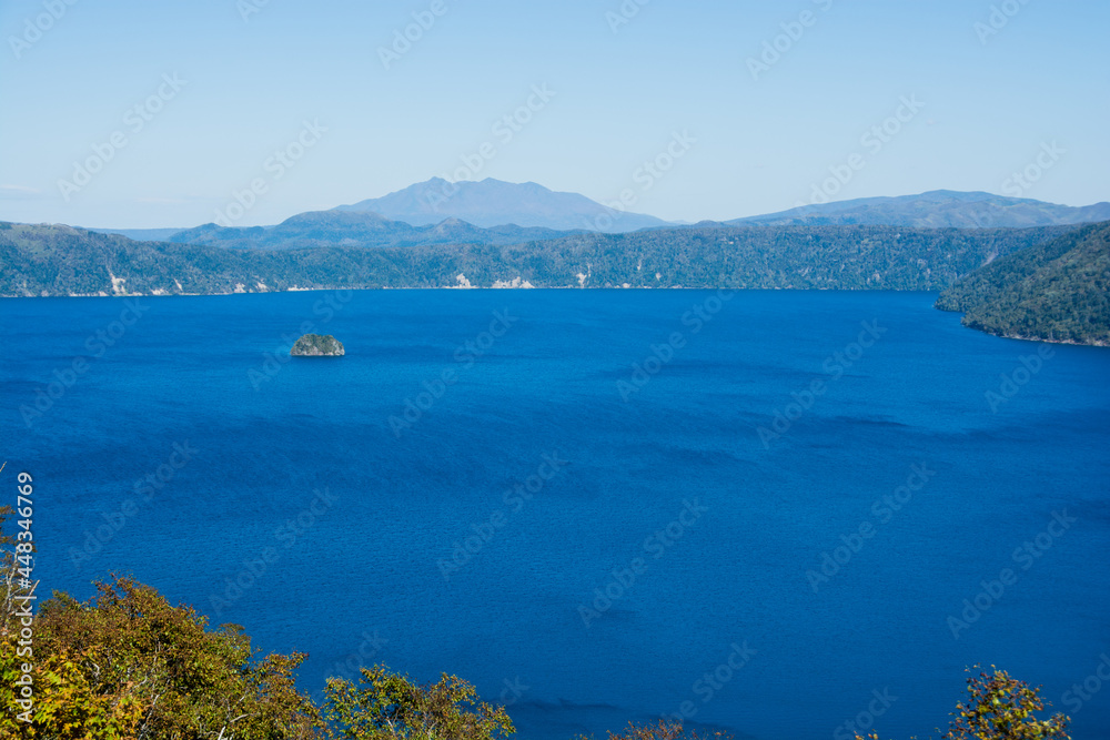 青い湖面の湖摩周湖Stock Photo | Adobe Stock