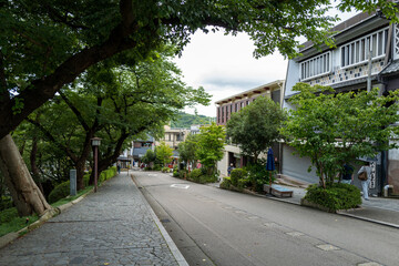 Wall Mural - 石川県金沢市にある兼六園周辺の風景 Scenery around Kenrokuen Garden in Kanazawa City, Ishikawa Prefecture, Japan.