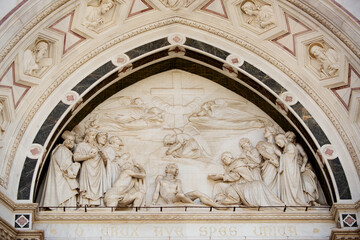 Canvas Print - Facade of Basilica De Sante