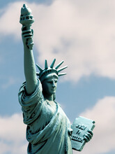 3d Rendering Of Statue Of Liberty Against The Sky