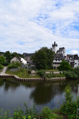 Wall Mural - Altstadt von Diez mit Grafenschloß und Hafen an der Lahn