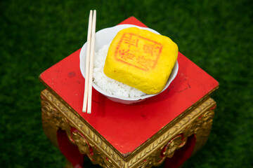 rice and tofu served to the deceased thai-chinese peopl