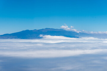 Sticker - Dreamy cloudy Hawaiian landscape