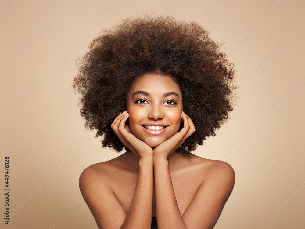 Beauty portrait of African American girl with afro hair. Beautiful black woman. Cosmetics, makeup and fashion - obrazy, fototapety, plakaty 