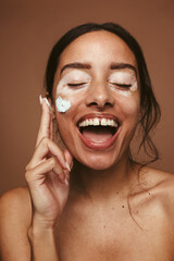 Wall Mural - happiness is about looking beyond imperfections
