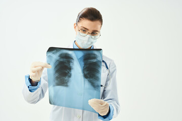 medical professional radiologist x-ray lung diagnostics