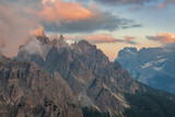 Fototapeta Na sufit - Dolomity o zachodzie słońca Włochy Alpy