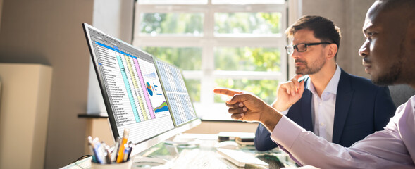 Aufkleber - People Working With Spreadsheet Data