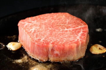 Sticker - 鉄板で焼いた国産黒毛和牛のヒレステーキ　Grilled Wagyu fillet steak