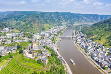 Wall Mural - cochem town at moselle river mosel with middle ages castle in germany