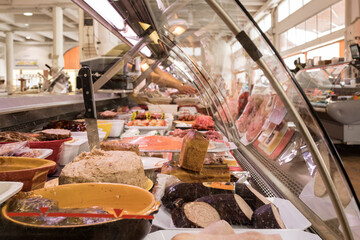 charcutier traiteur sur le marché