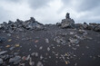 Lava Skulpturen in vulkanischer Landschaft
