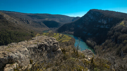 Canvas Print - Les gorges de l'Ain depuis les falaises du Jarbonnet à Romanèche, Revermont, France