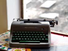 Quito, Ecuador - 13.05.2019: A Typewriter On A Desk In A Hotel In Quito, Ecuador