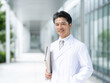 © naka - 白衣を着た男性