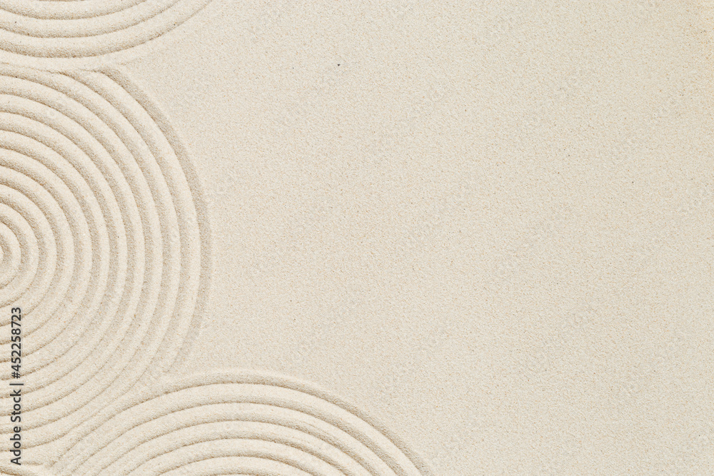 Lines drawing on sand, beautiful sandy texture. Spa background, concept for meditation and relaxation - obrazy, fototapety, plakaty 