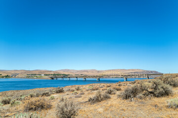 The Vantage Bridge crosses the Columbia River, Washington, USA